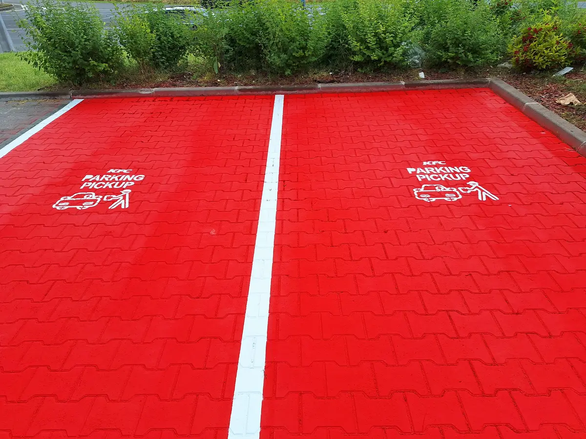 Parkolófestés és útfestés referencia munka 1 - profi kivitelezés