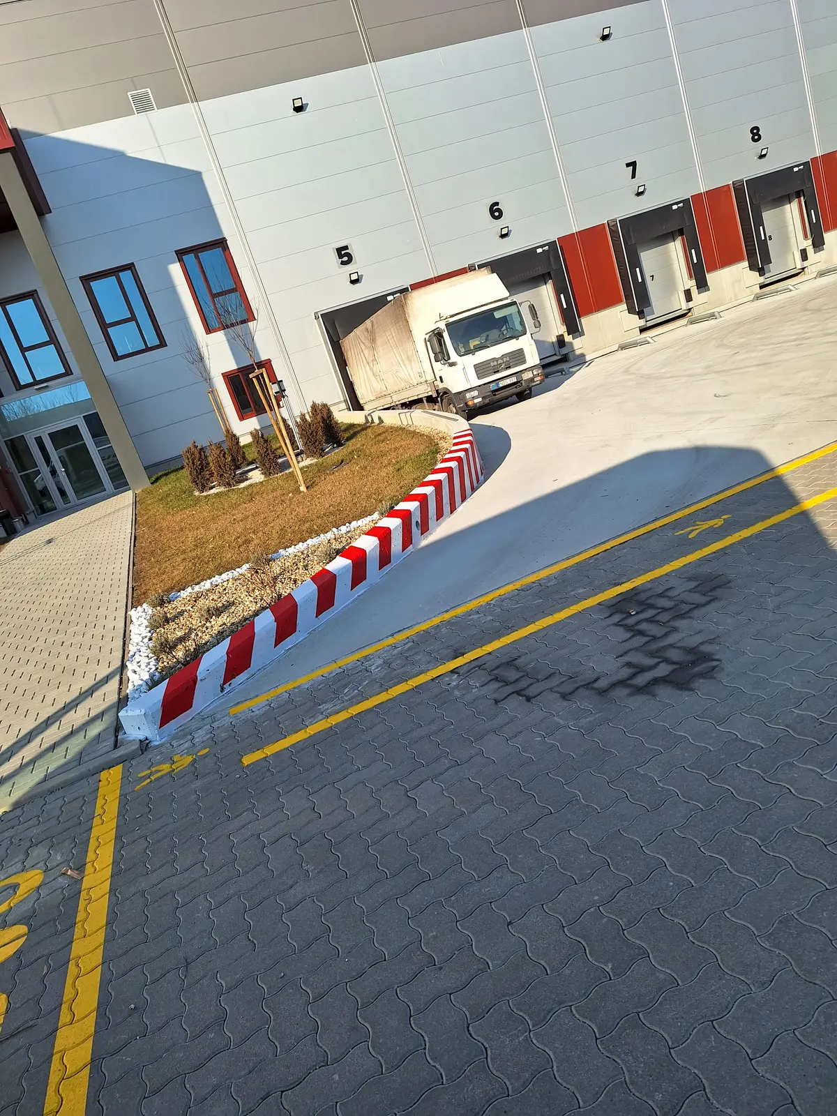 Parkolófestés és útfestés referencia munka 19 - profi kivitelezés